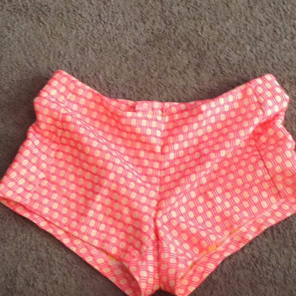 Lily Pulitzer short size 4